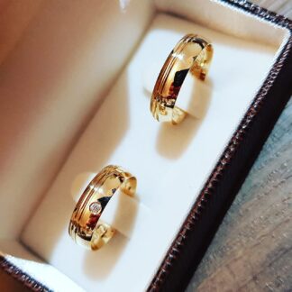Par de Alianças em Ouro 18k com Diamante Mod. Ametista 10A + Estojo ❤️